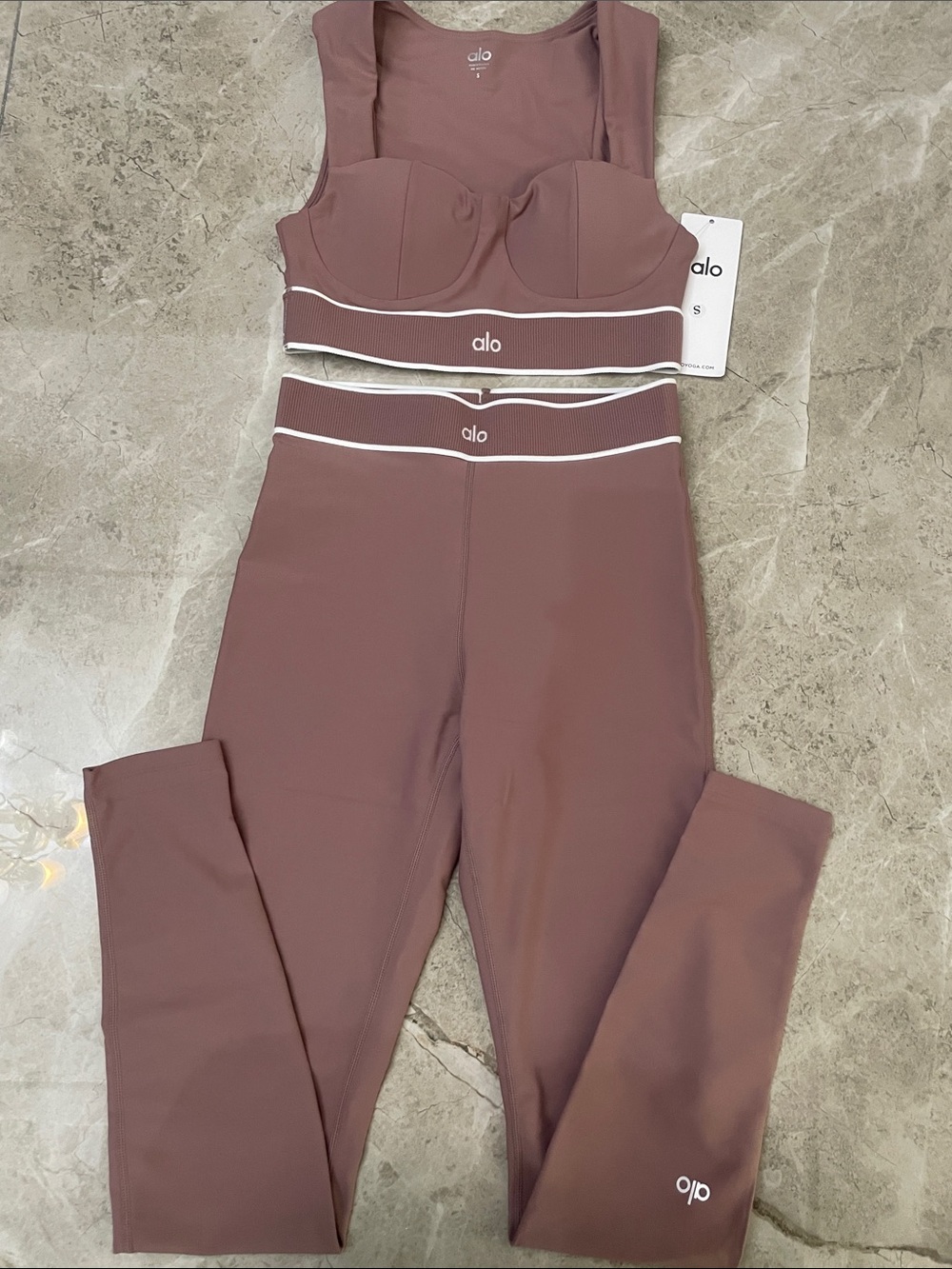 ALO Yoga Mauve High-Waist Legging and Bra Set with White Piping